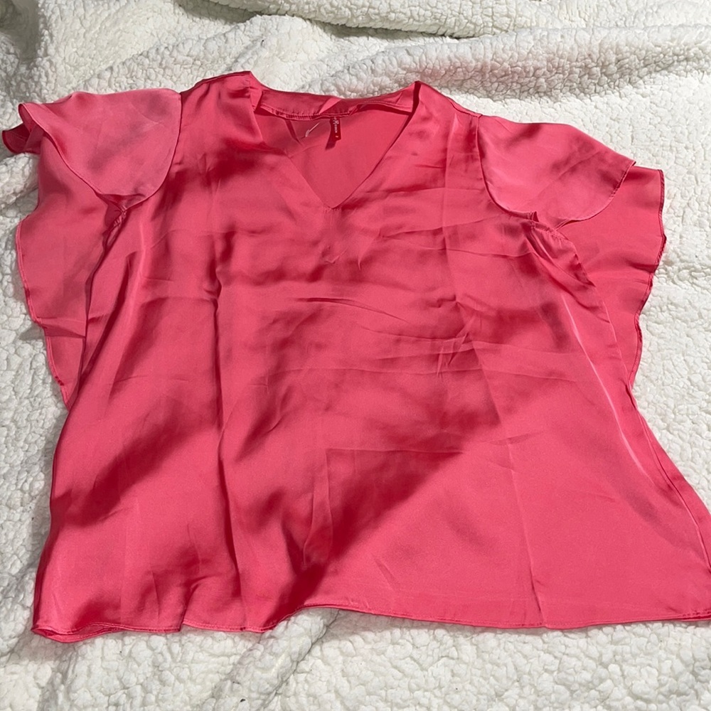 NWOT Ruby Ribbon pink satin feel top